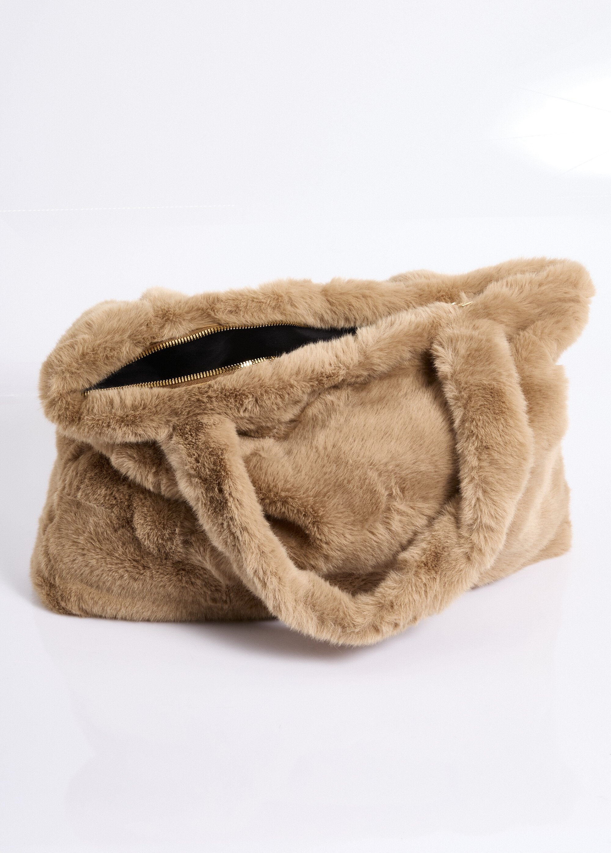 Faux_fur_bag_with_short_handles_camel_DE1_slim