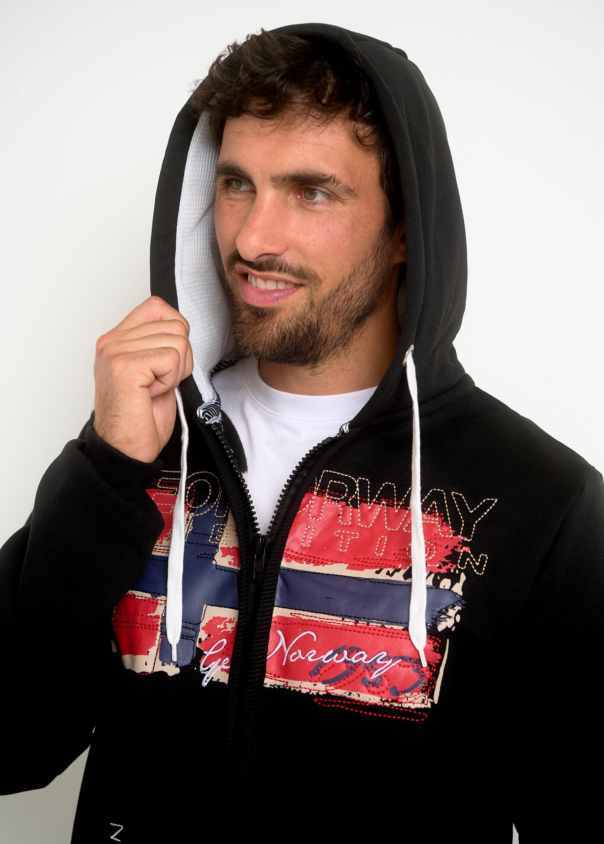 Kangaroo_pocket_zipped_hoodie_Black_and_gray_DE2_slim