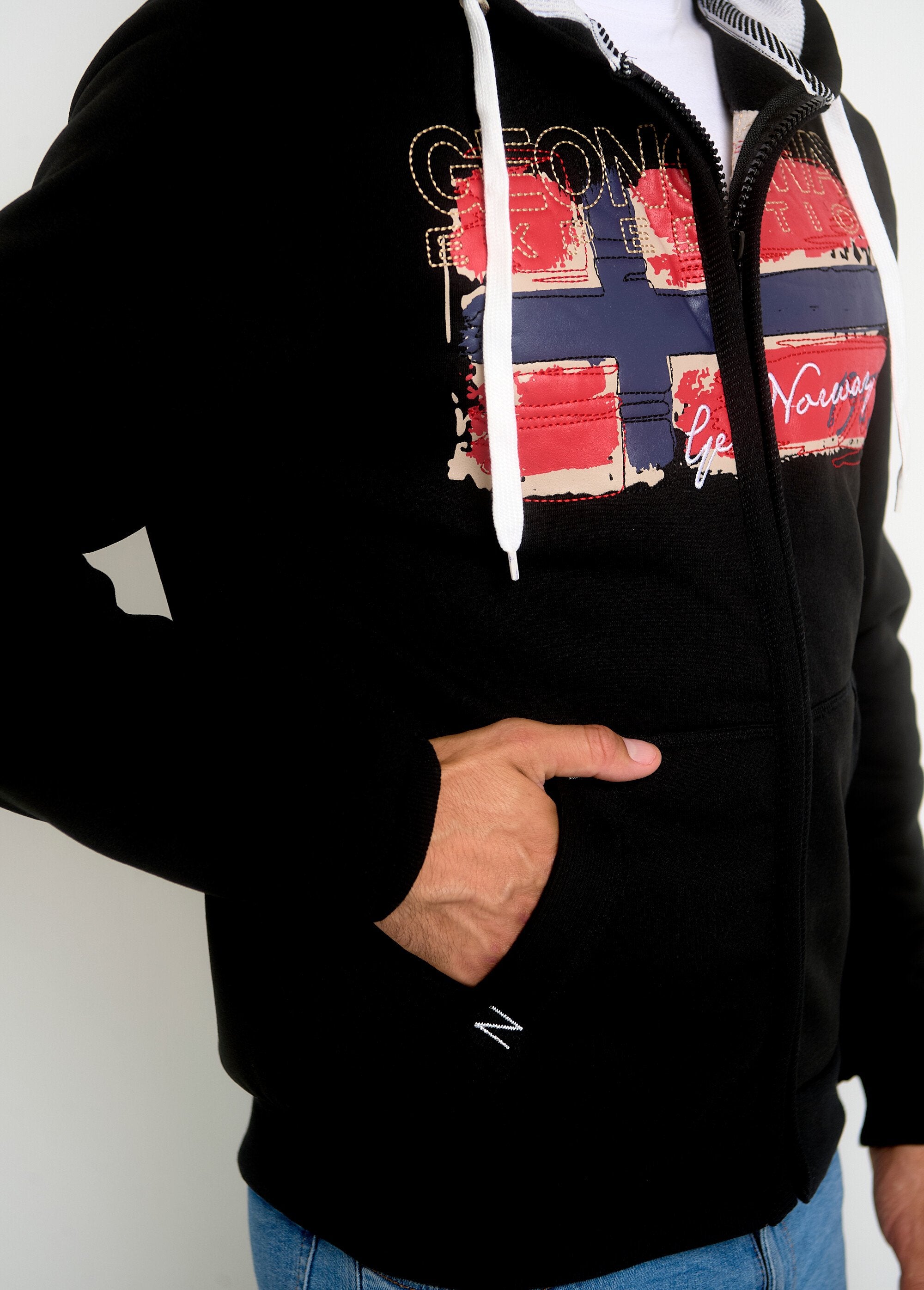 Kangaroo_pocket_zipped_hoodie_Black_and_gray_DE3_slim