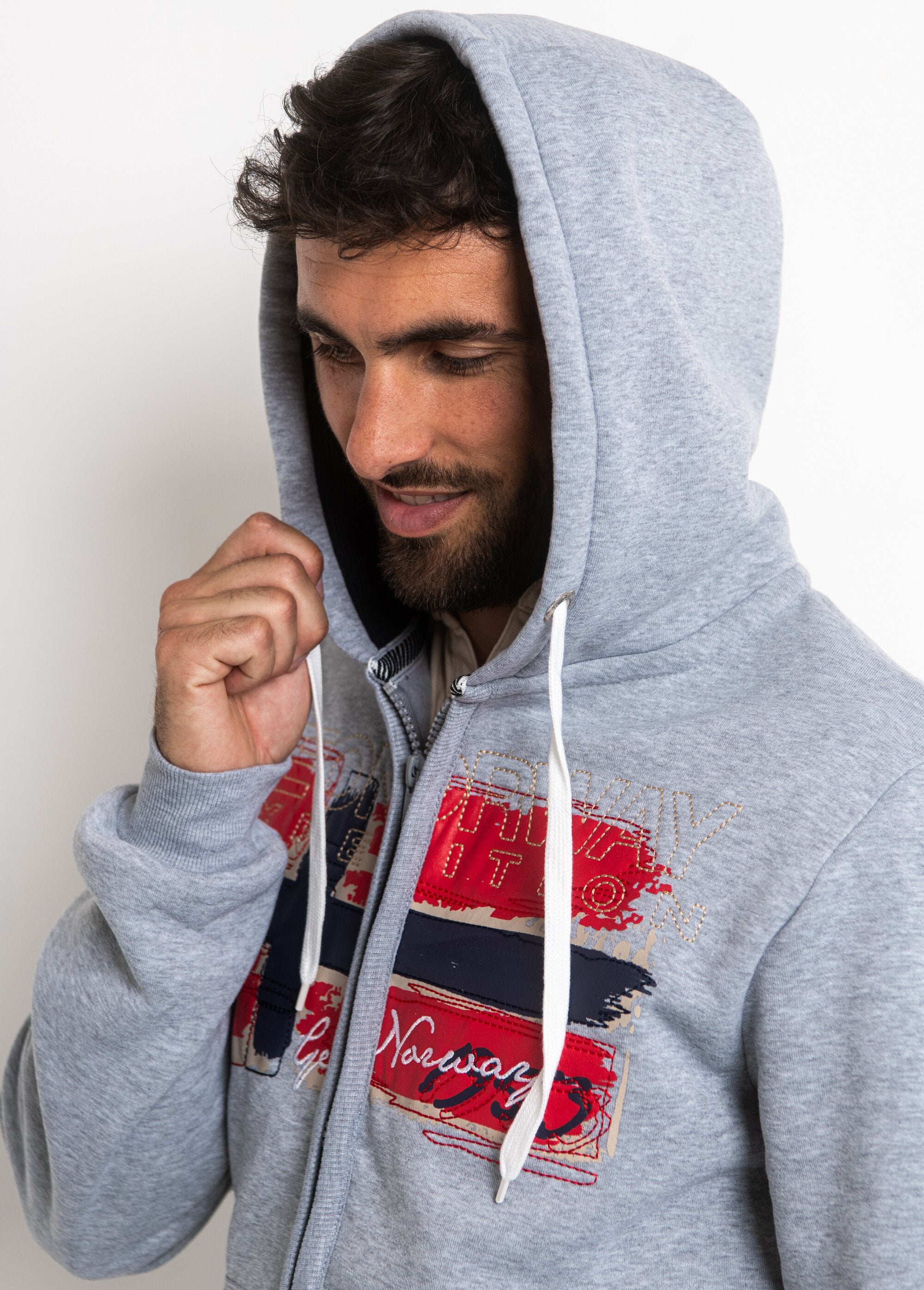 Kangaroo_pocket_zipped_hoodie_Gray_and_navy_DE2_slim