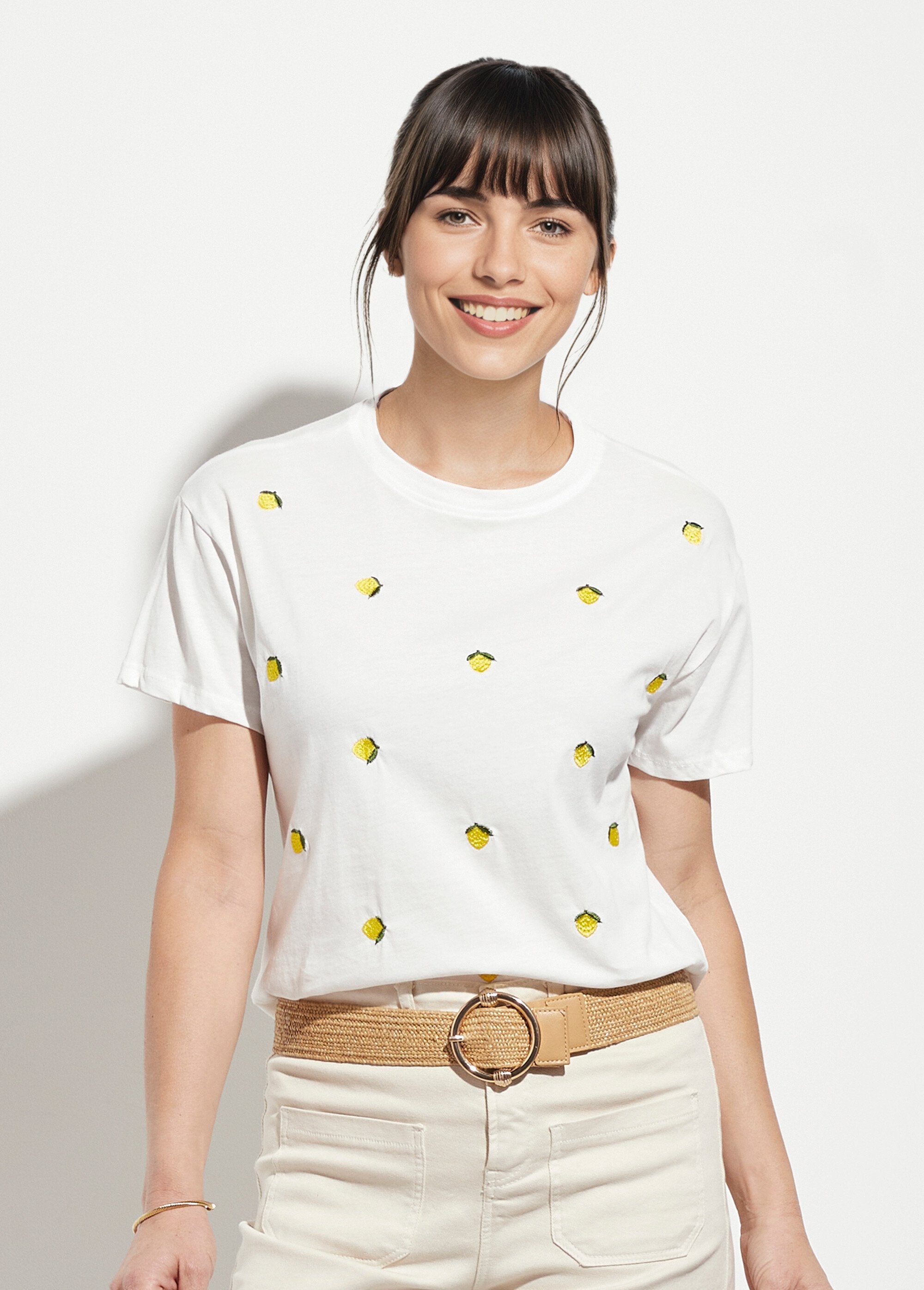 Round_neck_T-shirt_with_lemon_embroidery_White_FA1_slim