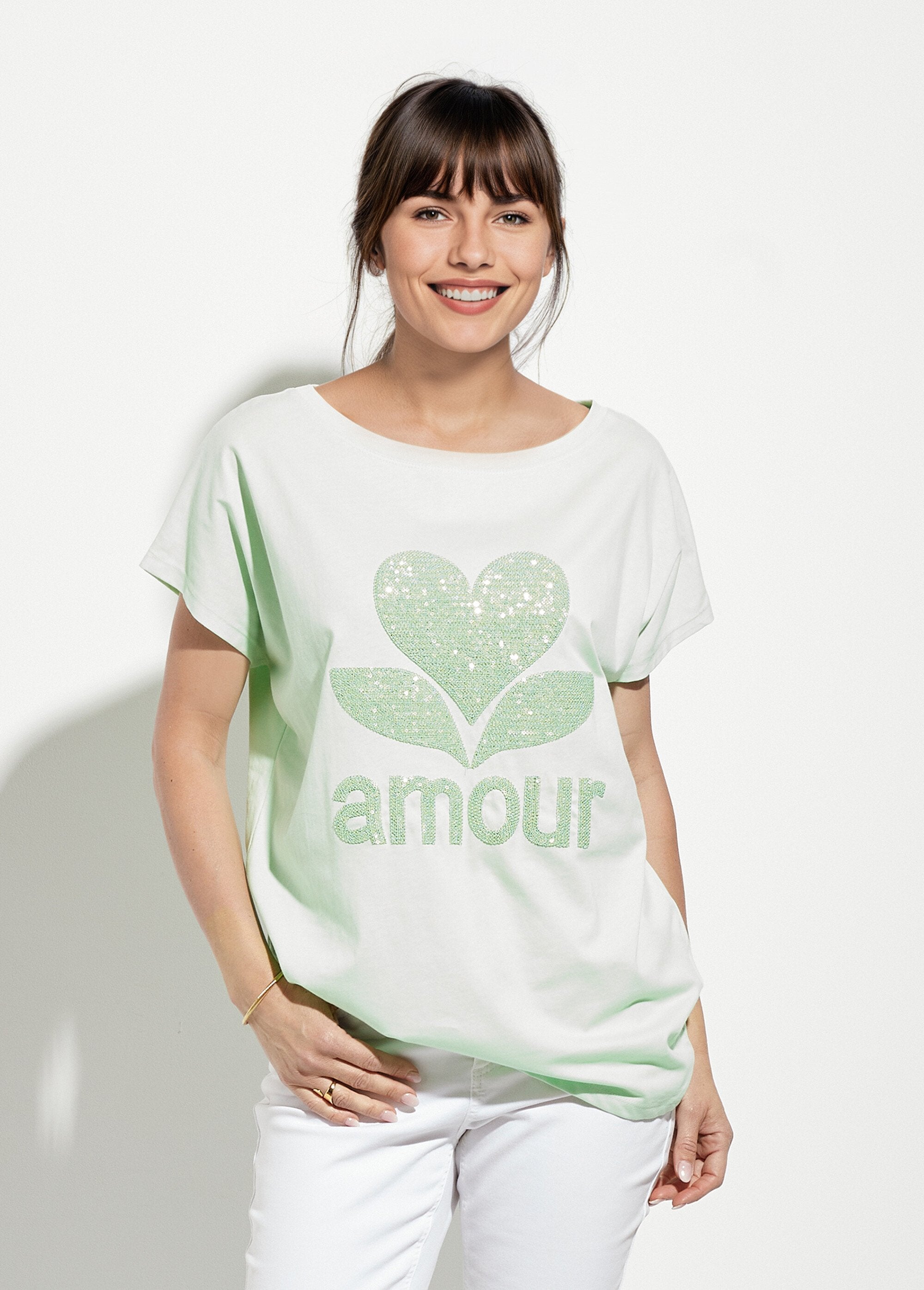 Round_neck_T-shirt_with_glittery_Love_pattern_Green_FA1_slim