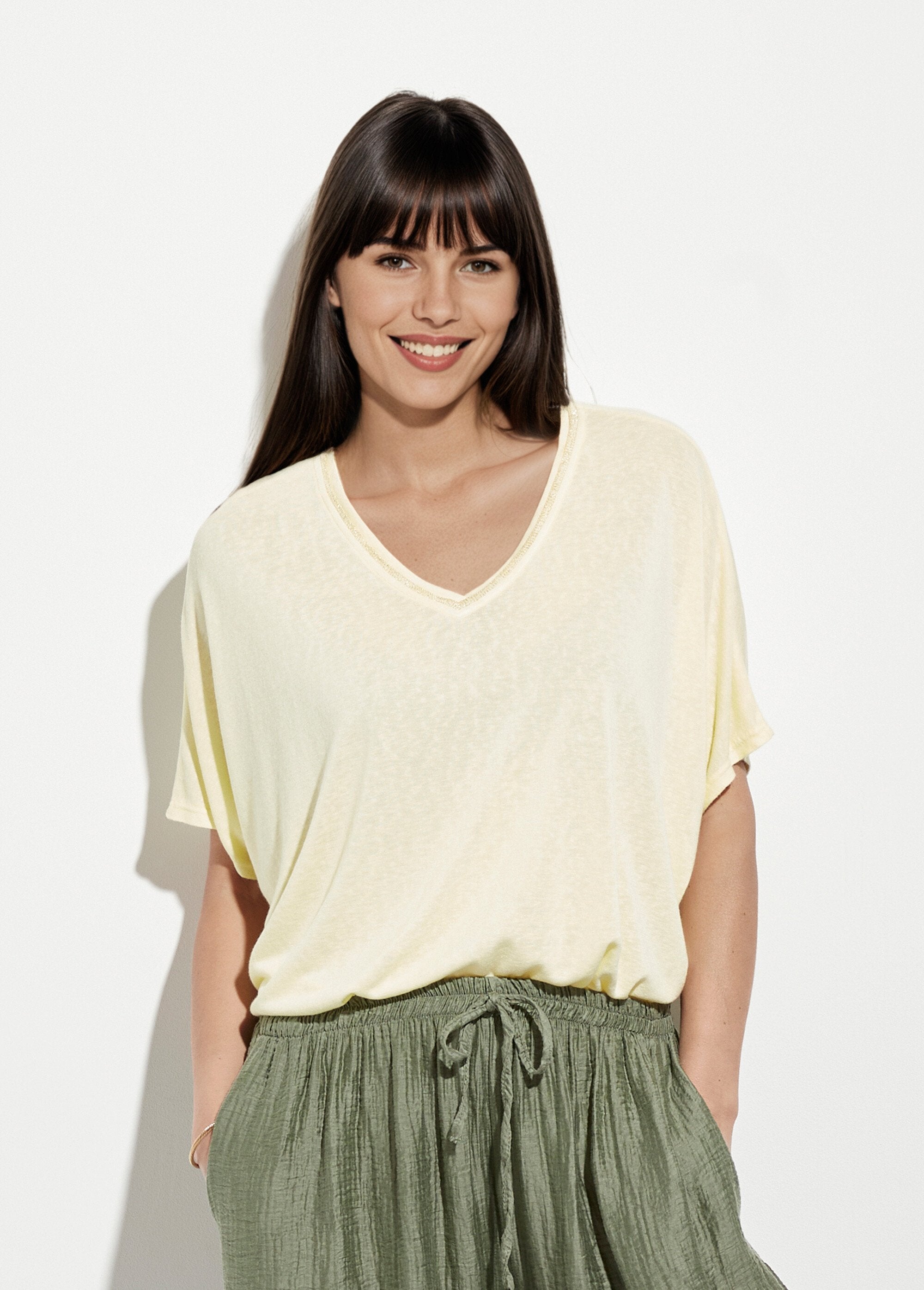 Metallic_V-neck_T-shirt_with_kimono_sleeves_Light_yellow_FA1_slim