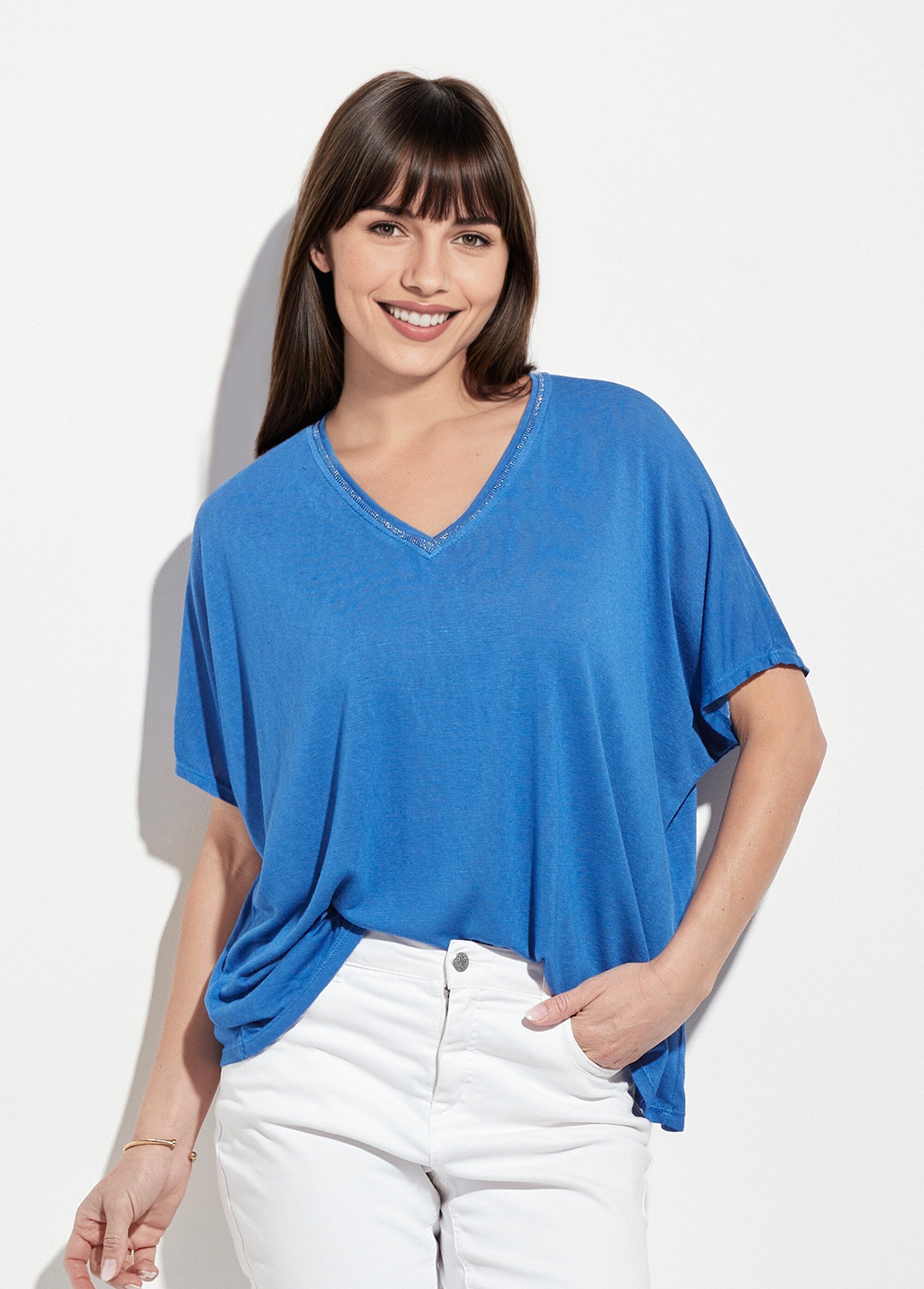 Metallic_V-neck_T-shirt_with_kimono_sleeves_Bright_blue_FA1_slim