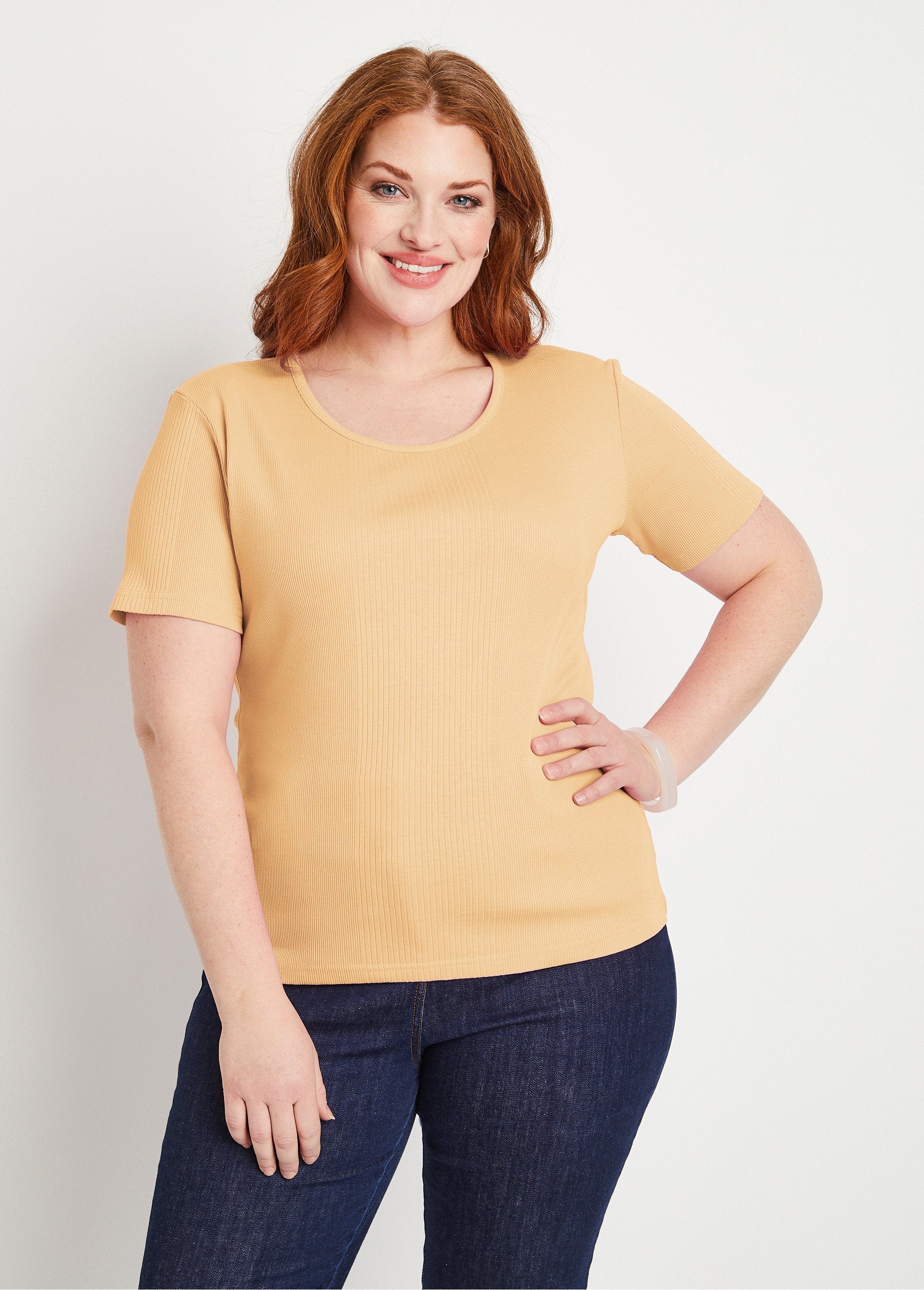 Short_ribbed_knit_round_neck_t-shirt_Sand_FA1_curvy