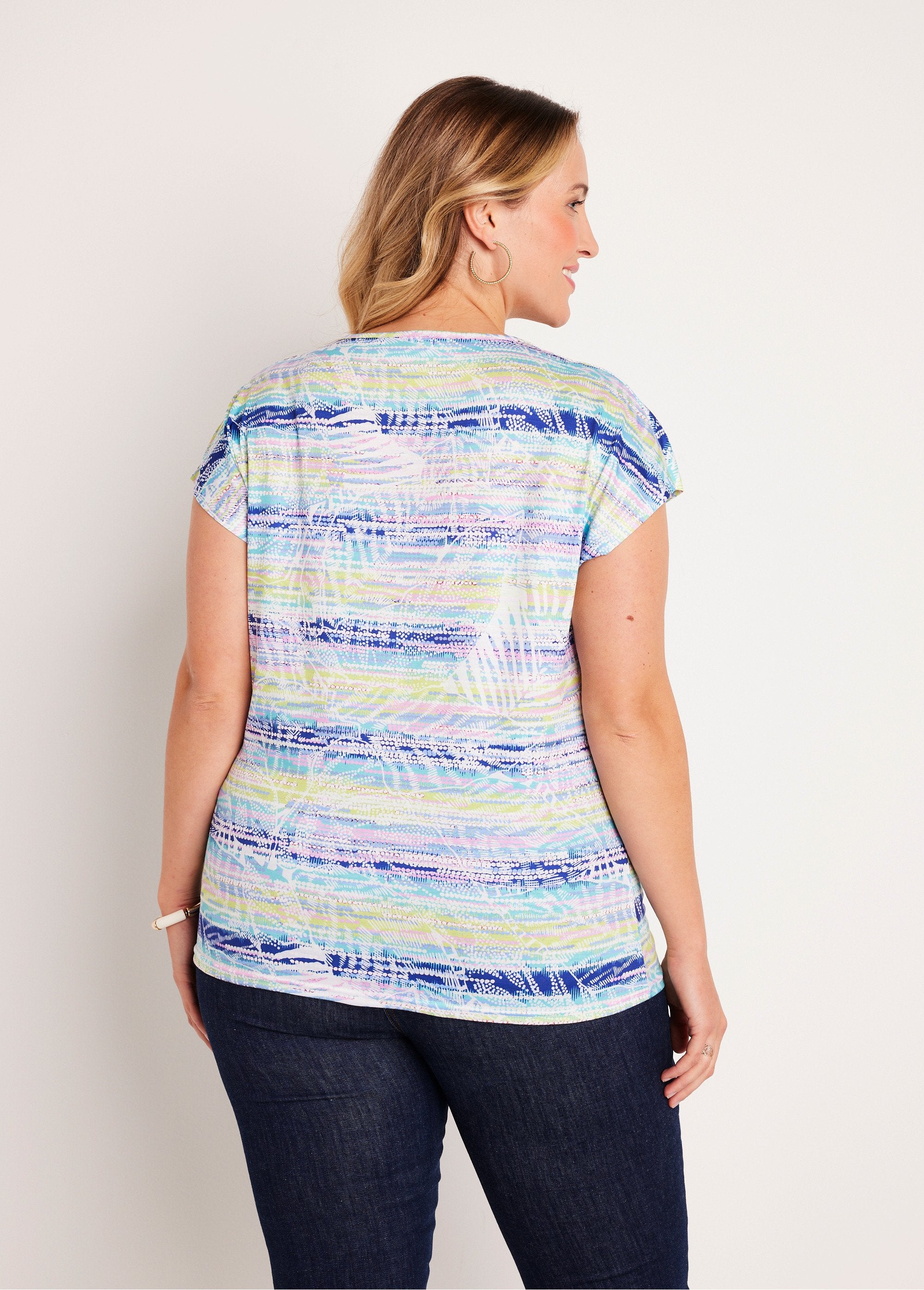 Short_straight_t-shirt_with_graphic_pattern_Green_print_DO1_curvy