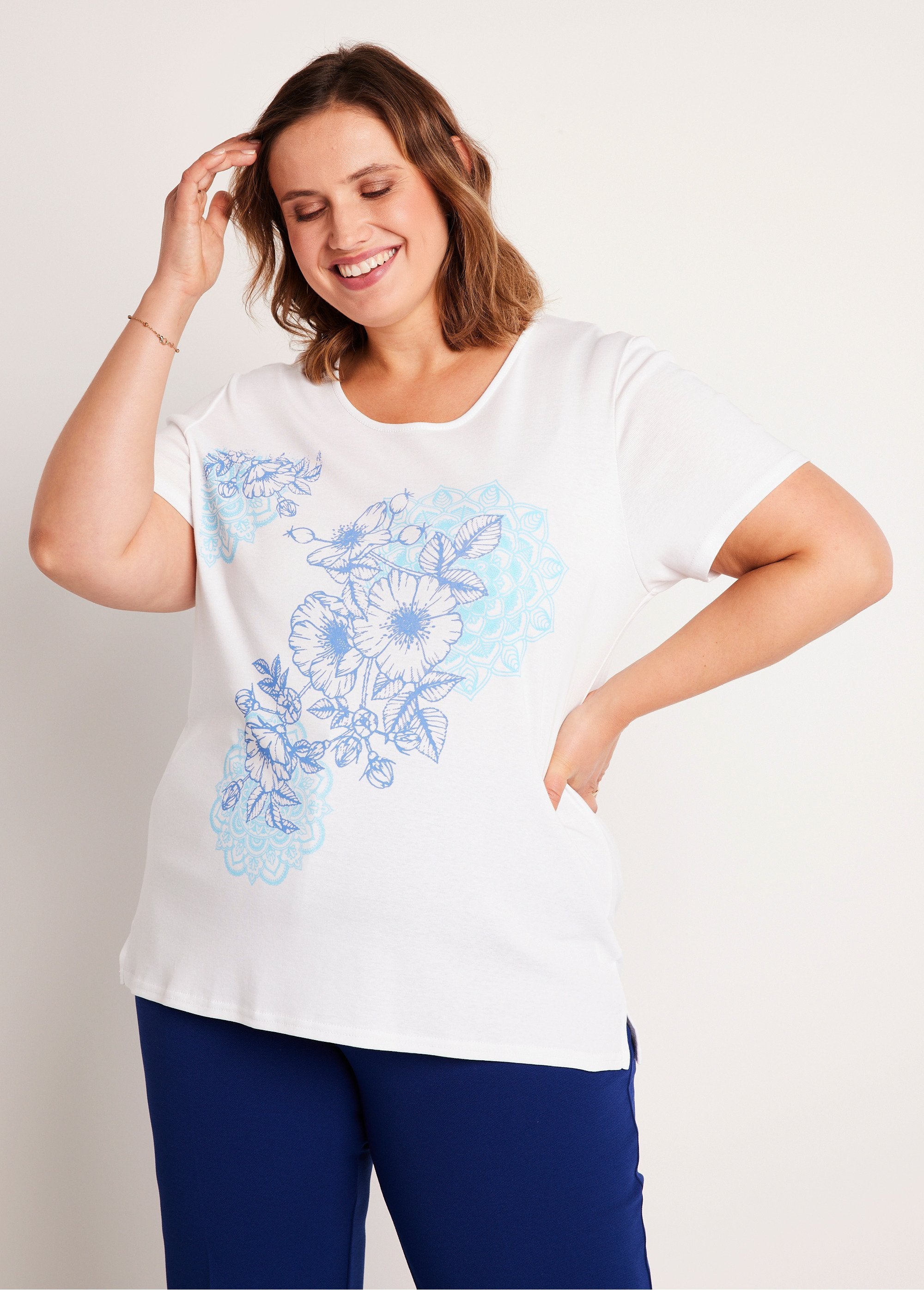 Long_patterned_t-shirt_White_FA1_curvy