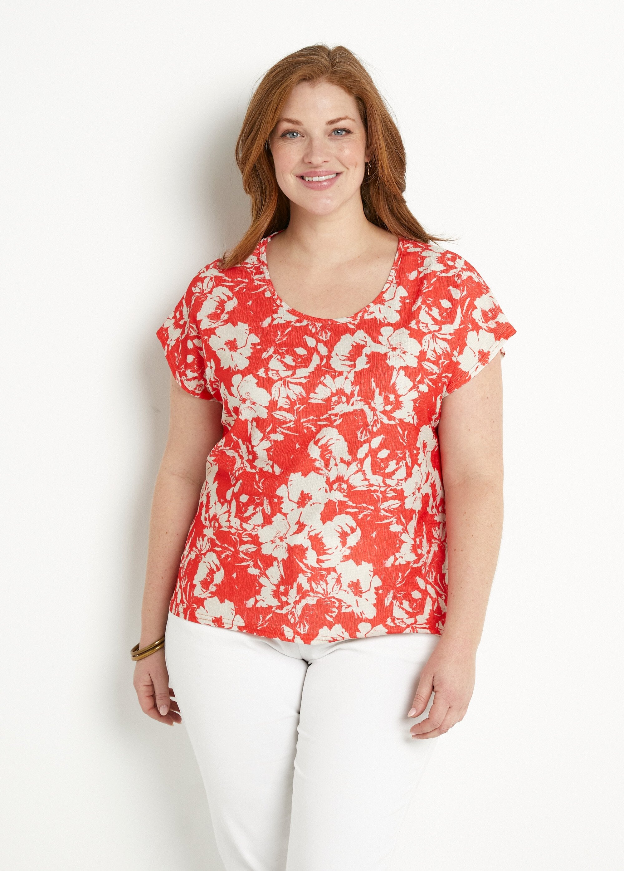 Plain_or_floral_print_short-sleeved_T-shirt_Red_and_beige_FA1_curvy