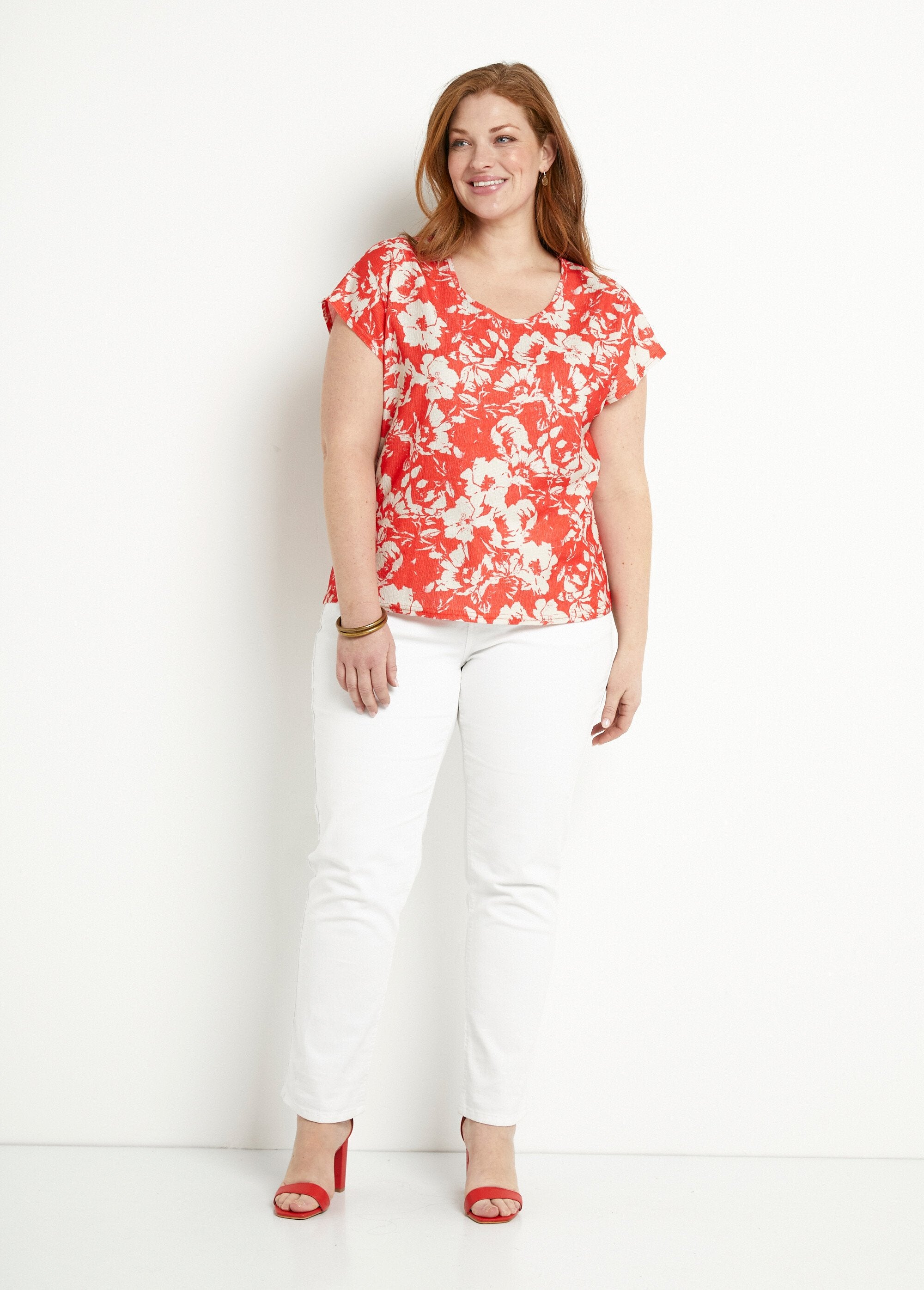 Plain_or_floral_print_short-sleeved_T-shirt_Red_and_beige_SF1_curvy