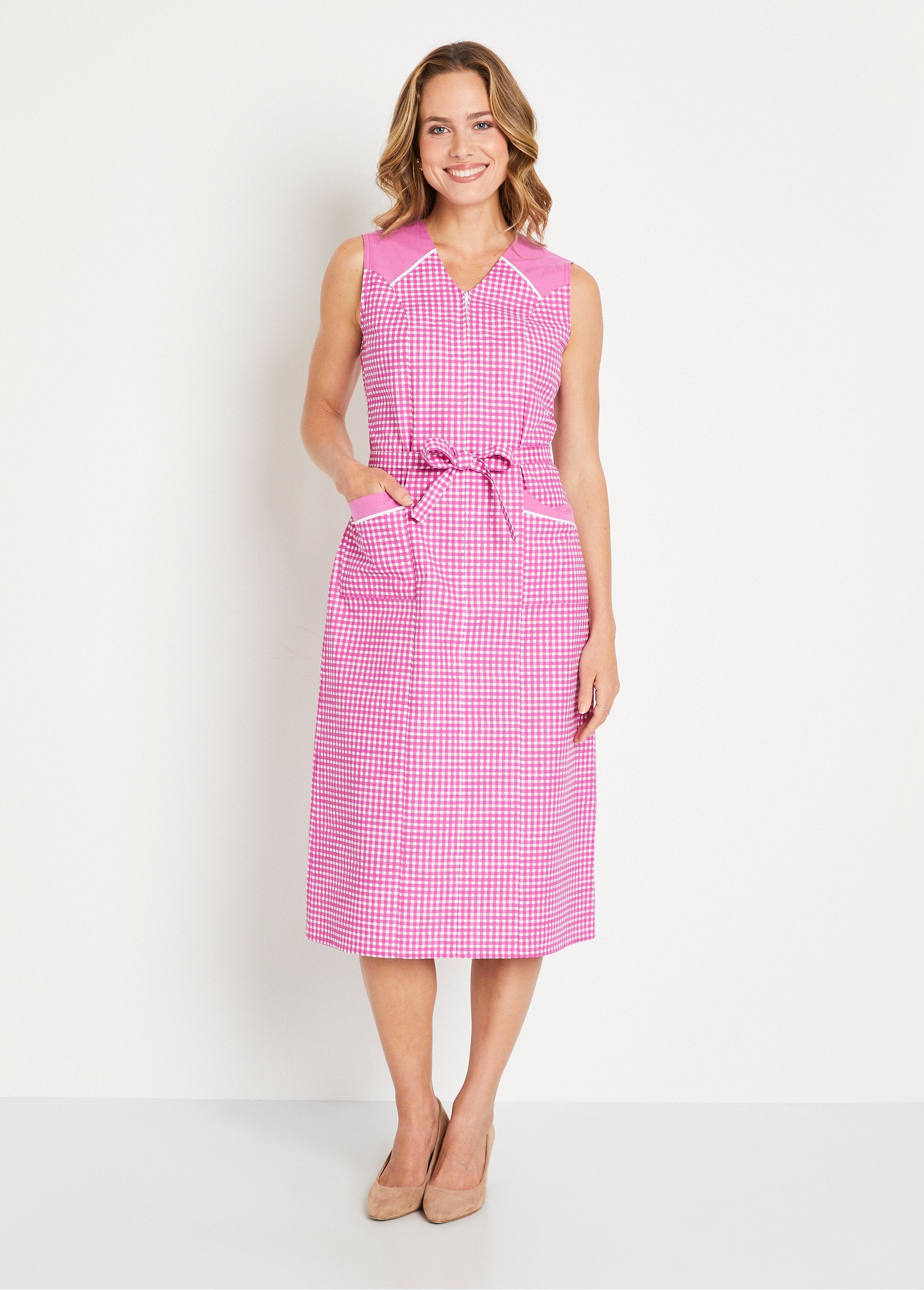 Gingham_check_sleeveless_zipped_apron_Pink_FA1_slim