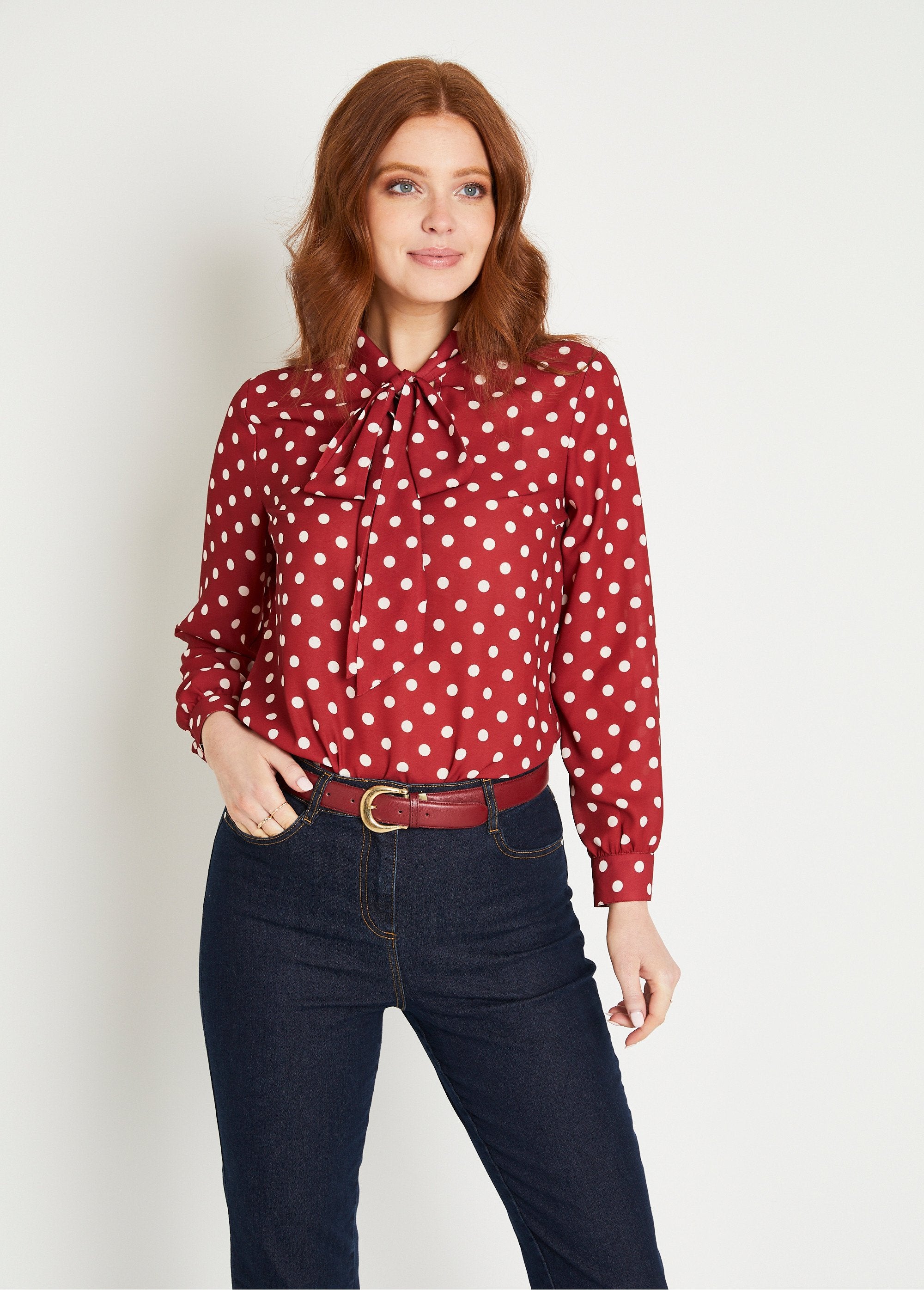 Fluid_tunic_with_plain_or_polka-dot_lavallière_collar_Bordeaux_and_ecru_FA1_slim