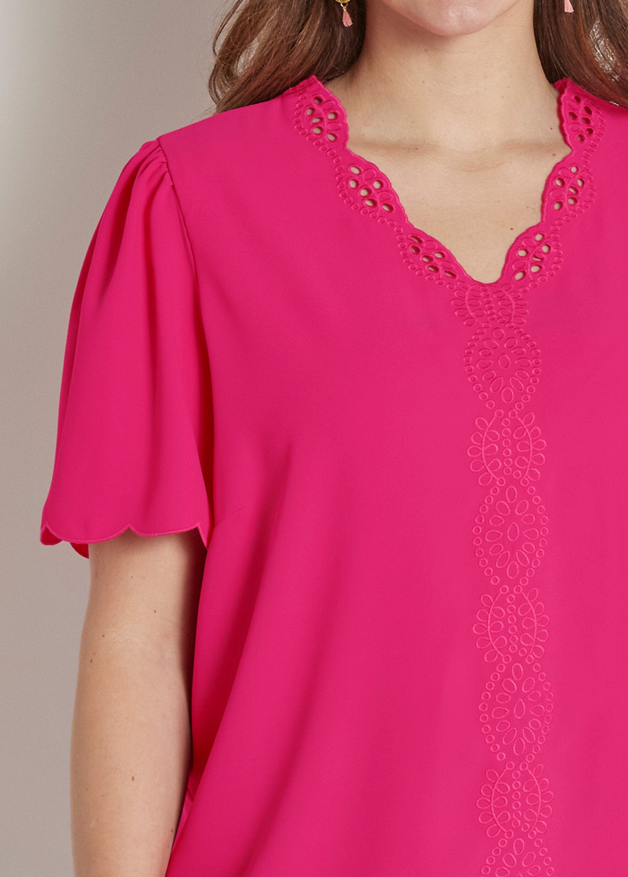 Long_embroidered_tunic_with_short_sleeves_Fuchsia_DE1_curvy