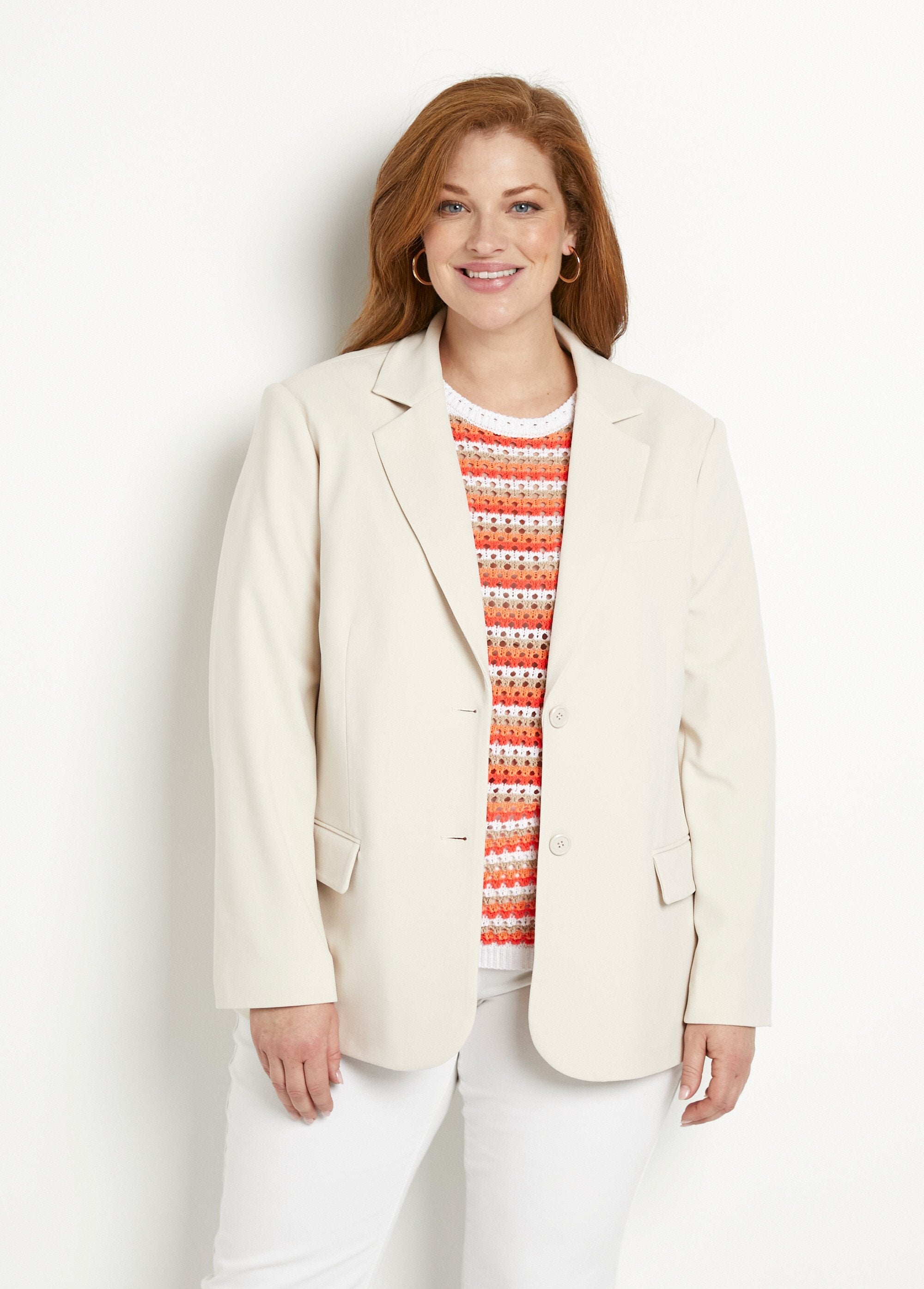 Straight_cut_plain_knit_blazer_jacket_Beige_FA1_curvy