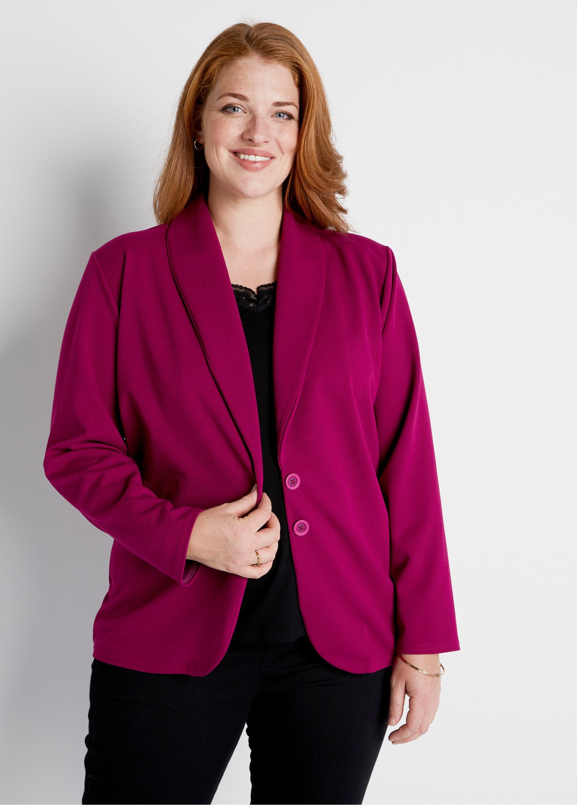 Fluid_knit_shawl_collar_jacket_Raspberry_FA1_curvy