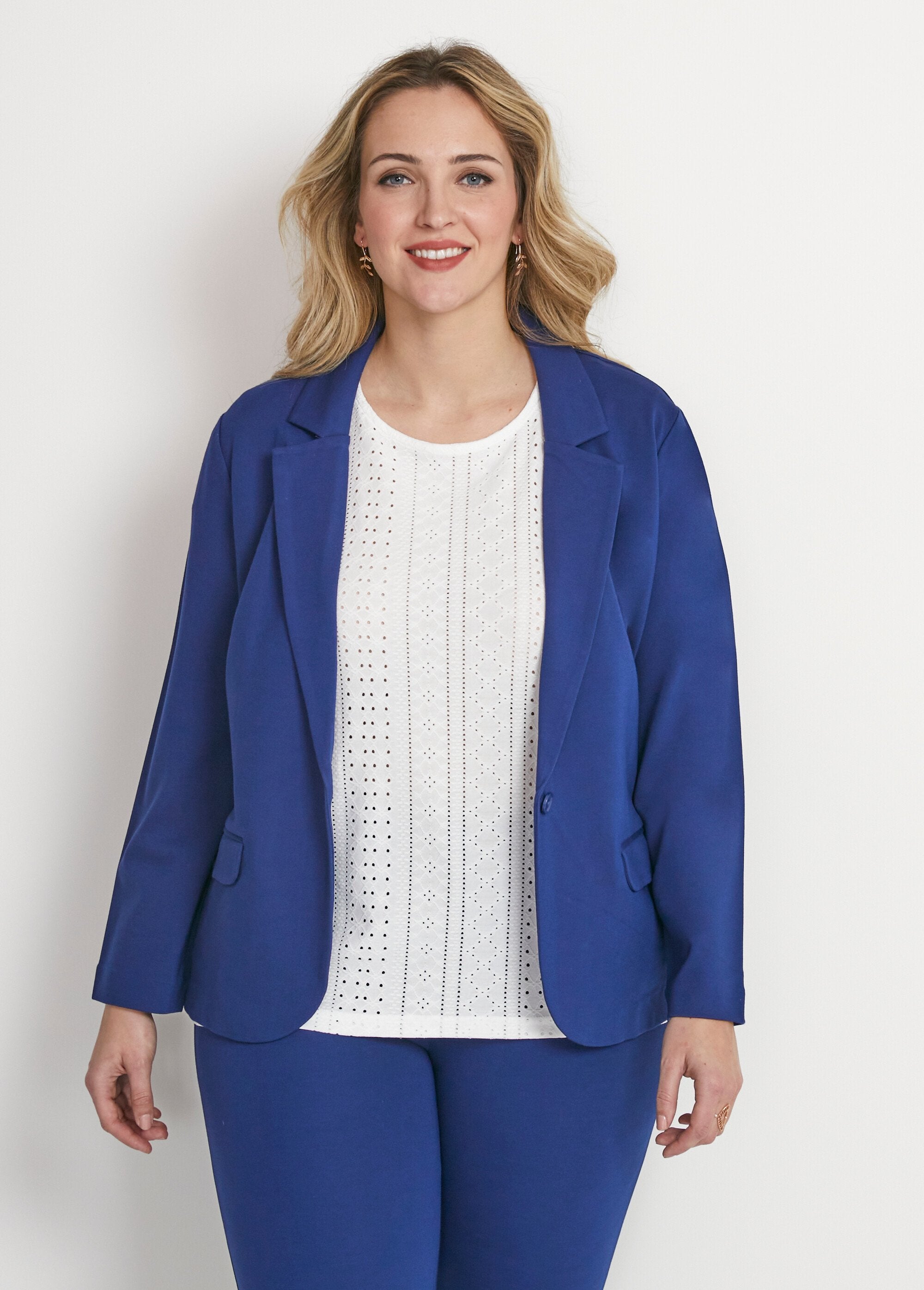 Straight_buttoned_knit_jacket_Navy_blue_FA1_curvy