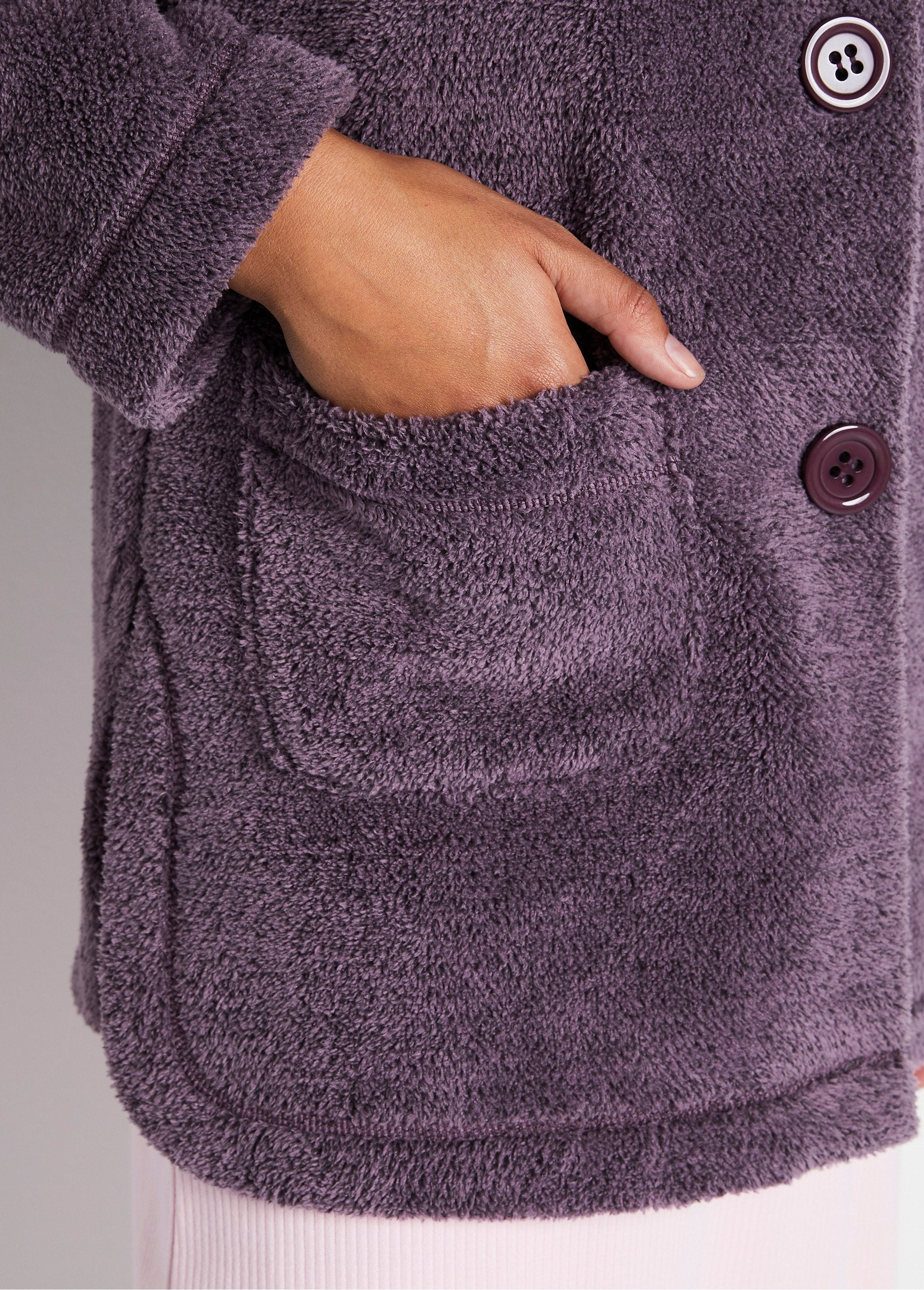 Buttoned_plush_knit_indoor_jacket_Plum_DE2_slim