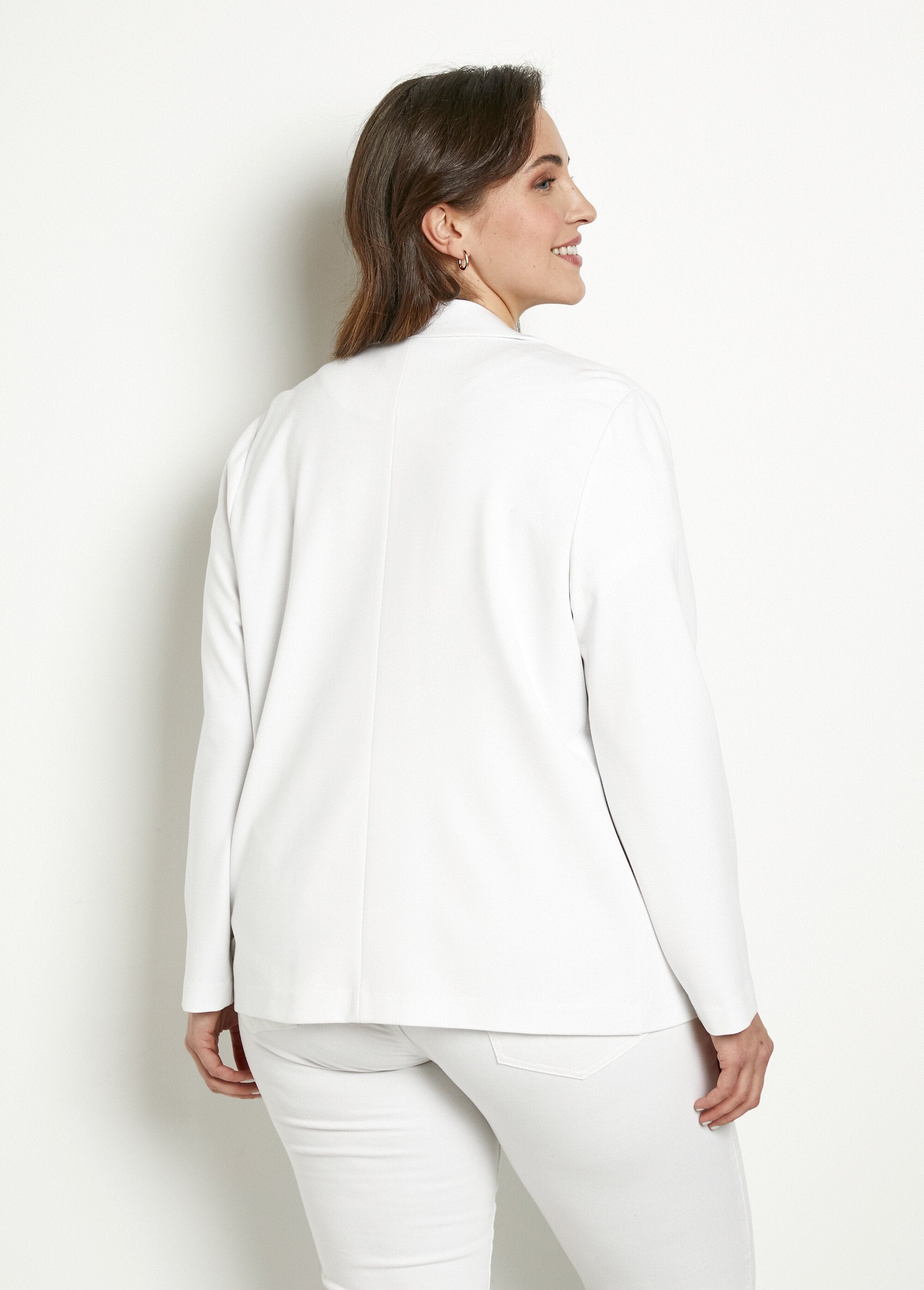 Straight_buttoned_jacket_in_plain_Milano_knit_White_DO1_curvy